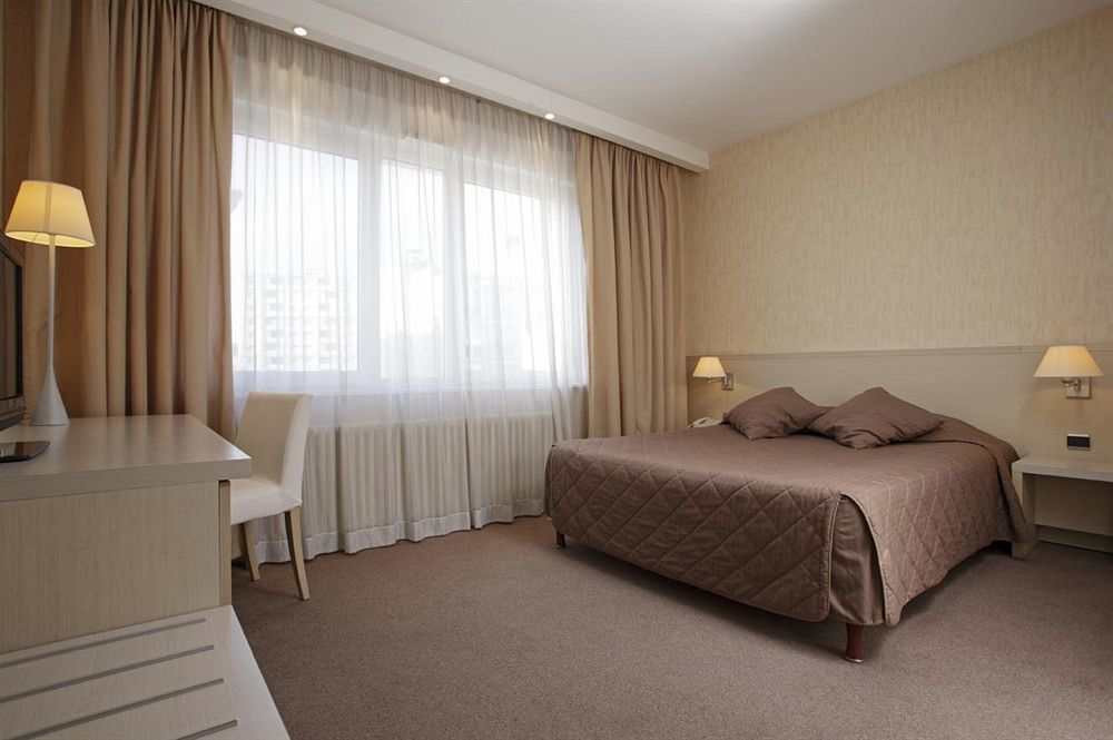 Hotel Restaurant Tivoli - Basel Airport Huningue Eksteriør billede